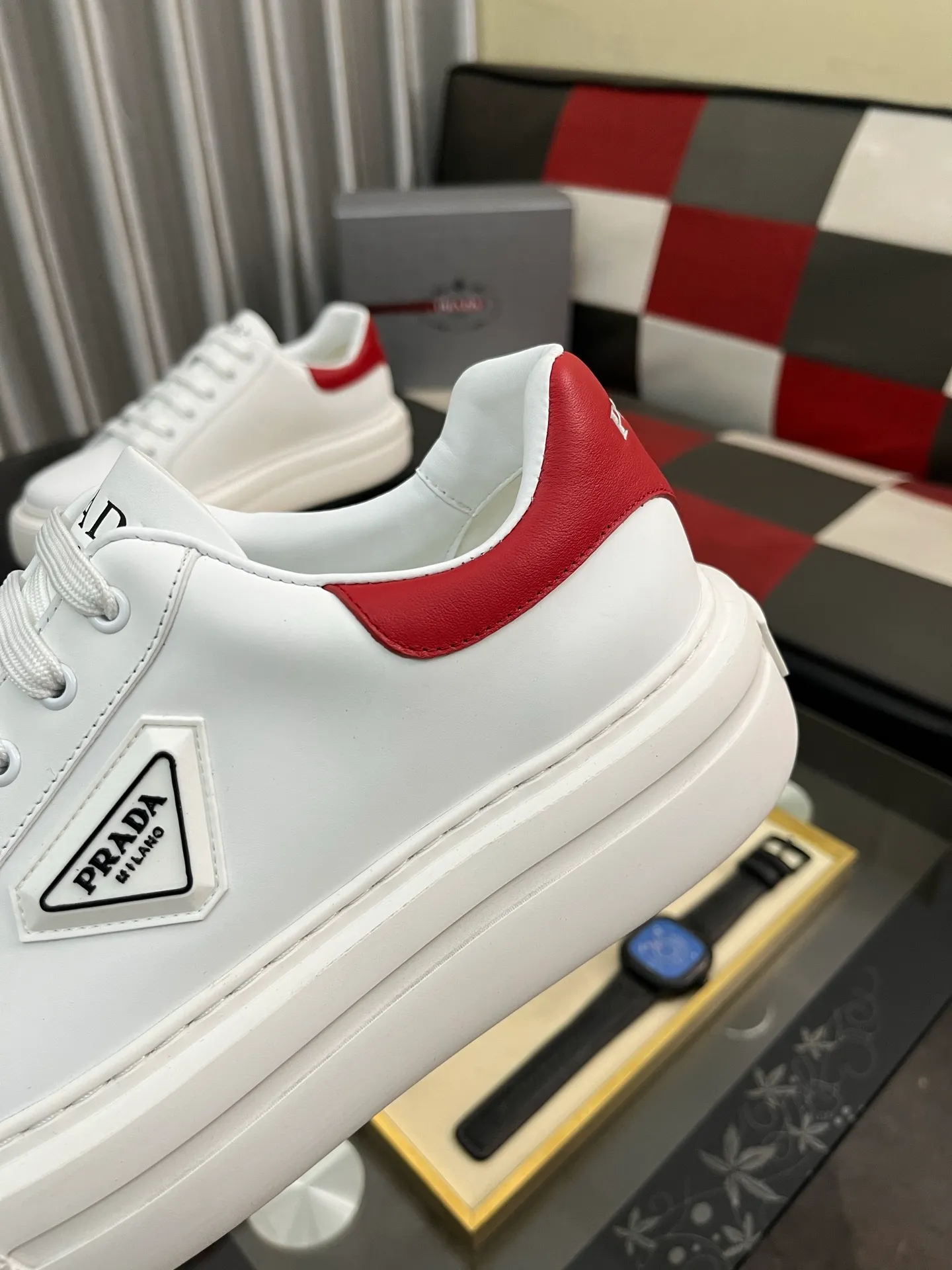 Men's shoes 💰580⌚️⌚️【PRADA】Prada casual shoes, originally developed 1:1, made of high-mercerized cowhide with imported cowhide, silk sheepskin lining, rubber outsole, comfortable and soft on the foot, size: 38-444️⃣Colors available